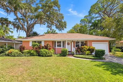 1725 San Mateo Dr, Dunedin, FL 34698