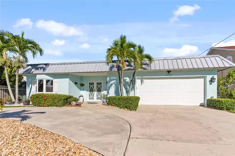 404 Harbor Dr S, Indian Rocks Beach, FL 33785