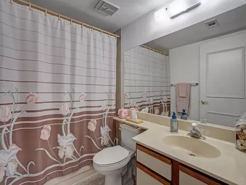 Bath - 13122 Slash Pine Dr #E2, Hudson, FL 34669 photo 1 of 2
