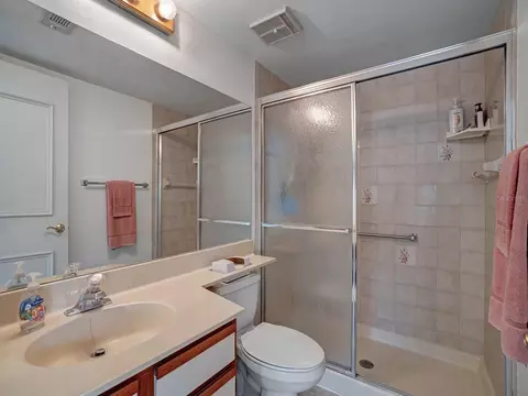 Bath - 13122 Slash Pine Dr #E2, Hudson, FL 34669 photo 2 of 2
