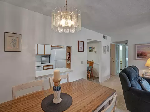 Dining - 13122 Slash Pine Dr #E2, Hudson, FL 34669 photo 1 of 1