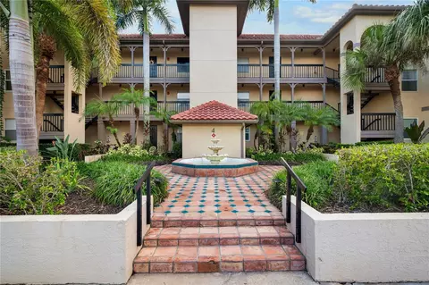 2400 Feather Sound Dr #425, Clearwater, FL 33762