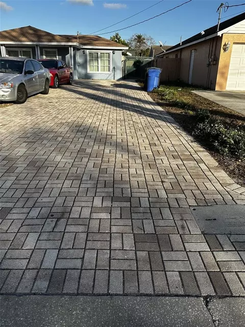 6913 Blossom Ave, Tampa, FL 33614