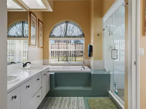 Bath - 3542 Conifer Loop, Spring Hill, FL 34609 photo 1 of 5