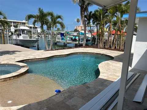 11110 1st St E, Treasure Island, FL 33706