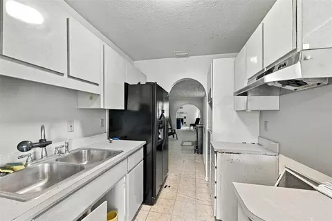 Kitchen - 5906 Watson Rd, Riverview, FL 33578 photo 2 of 2