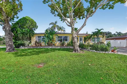 3793 Benson Ave N, Saint Petersburg, FL 33713