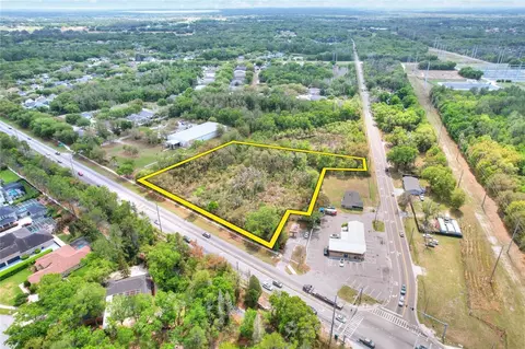 5708 Lithia Pinecrest Rd, Lithia, FL 33547 photo 2