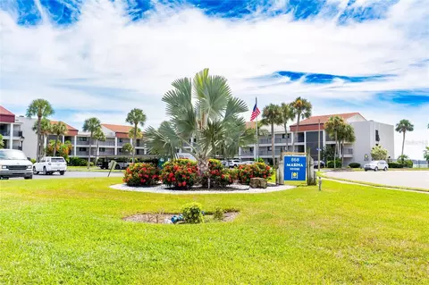 868 Bayway Blvd #304, Clearwater, FL 33767