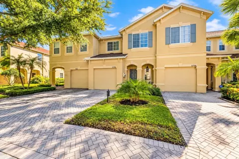 Exterior - 9234 Stone River Pl, Riverview, FL 33578 photo 3 of 9