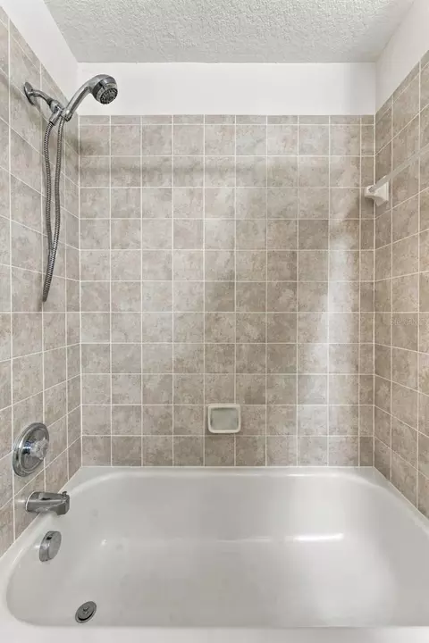 Bath - 9234 Stone River Pl, Riverview, FL 33578 photo 6 of 8