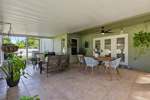 Exterior - 12402 Tree Pointe Ct, Riverview, FL 33578 photo 2 of 11