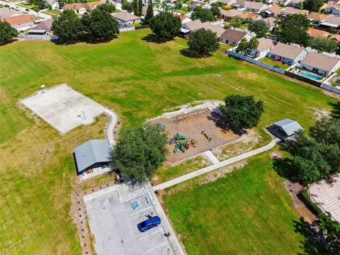 View/Area - 12402 Tree Pointe Ct, Riverview, FL 33578 photo 8 of 10