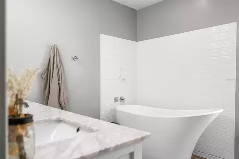 Bath - 8295 Begonia St, Spring Hill, FL 34608 photo 3 of 6