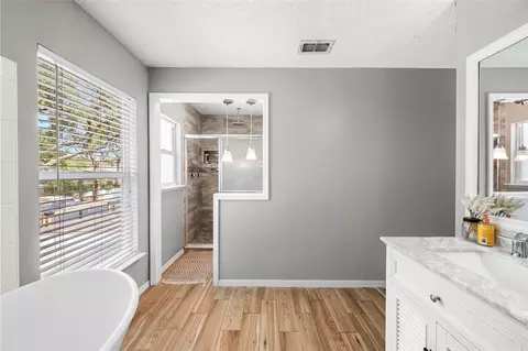 Bath - 8295 Begonia St, Spring Hill, FL 34608 photo 4 of 6