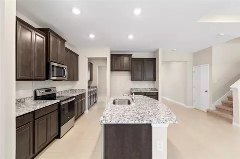 Kitchen - 13071 Brookside Moss Dr, Riverview, FL 33579 photo 4 of 4
