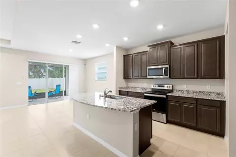 Kitchen - 13071 Brookside Moss Dr, Riverview, FL 33579 photo 3 of 4