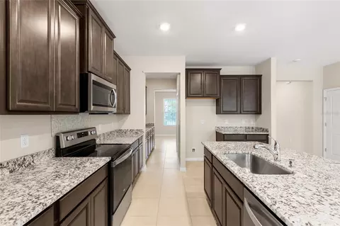 Kitchen - 13071 Brookside Moss Dr, Riverview, FL 33579 photo 2 of 4