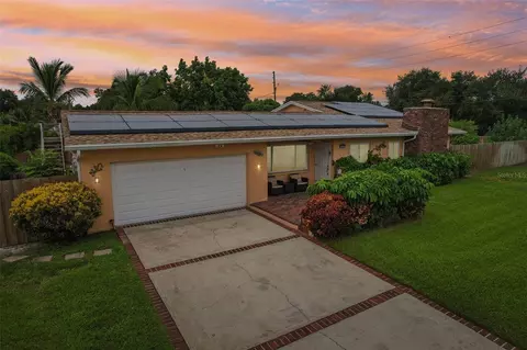 398 Colony Point Rd S, Saint Petersburg, FL 33705