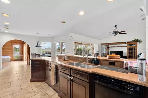 Kitchen - 1813 Audubon Trl, Lutz, FL 33549 photo 5 of 5