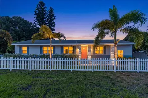 1726 55th St S, Gulfport, FL 33707