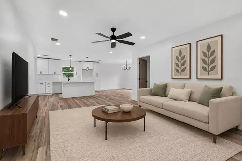 Living - 11317 Sylvan Green Ln, Riverview, FL 33569 photo 4 of 4