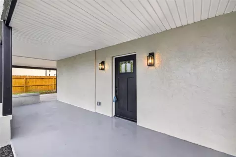 Exterior - 11317 Sylvan Green Ln, Riverview, FL 33569 photo 2 of 9