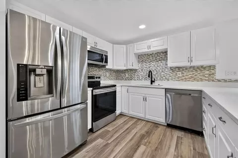 Kitchen - 11317 Sylvan Green Ln, Riverview, FL 33569 photo 2 of 4