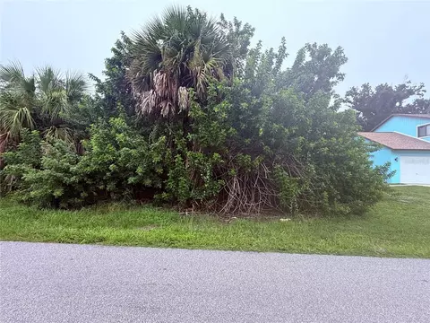 348 La Playa Ln, Port Charlotte, FL 33953