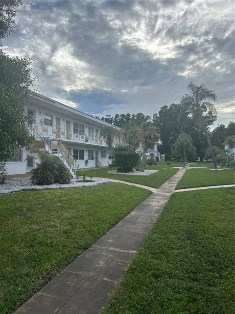 5940 21st St N #11, Saint Petersburg, FL 33714