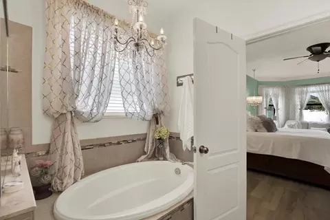 Bath - Undisclosed, Spring Hill, FL 34609 photo 3 of 4