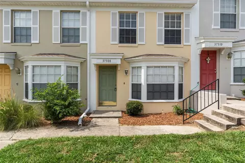 37308 Embassy Park Ln #2, Dade City, FL 33525