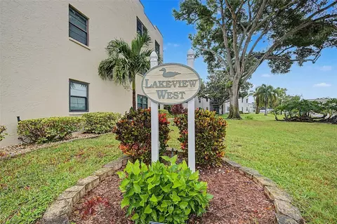 7951 58th Ave N #112, Saint Petersburg, FL 33709