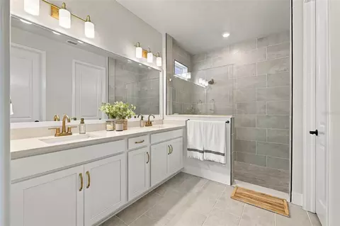Bath - 11854 Mile Marsh Dr, Riverview, FL 33569 photo 1 of 4