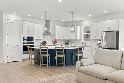 Kitchen - 11854 Mile Marsh Dr, Riverview, FL 33569 photo 9 of 10