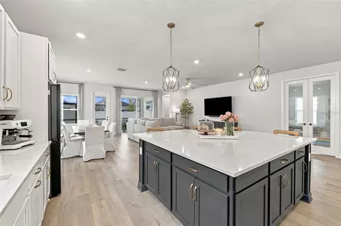Kitchen - 11854 Mile Marsh Dr, Riverview, FL 33569 photo 7 of 10