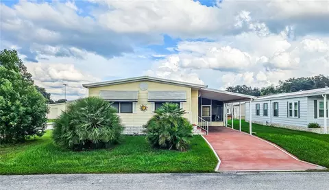 5716 Pawnee St, Zephyrhills, FL 33542