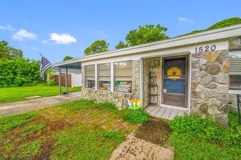 1520 Norfolk St N, Saint Petersburg, FL 33710
