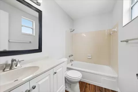 Bath - 10021 Hayes St, Spring Hill, FL 34608 photo 2 of 3