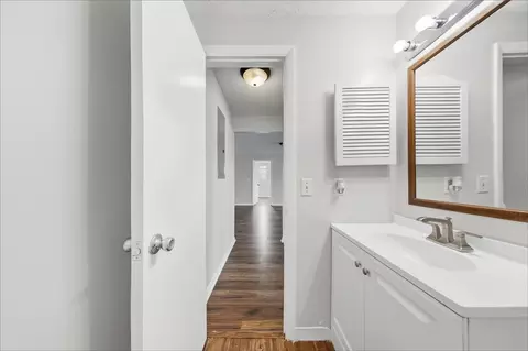 Bath - 10021 Hayes St, Spring Hill, FL 34608 photo 3 of 3