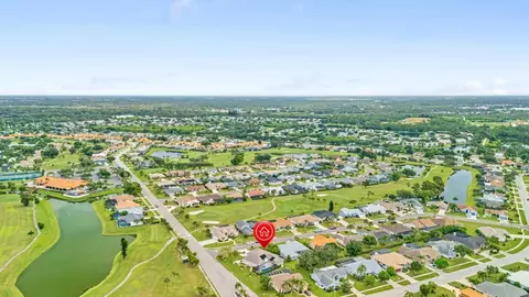 View/Area - 4202 Augusta Ter E, Bradenton, FL 34203 photo 3 of 9