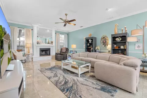Living - 4202 Augusta Ter E, Bradenton, FL 34203 photo 1 of 3
