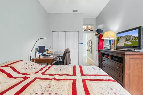Bedroom - 4202 Augusta Ter E, Bradenton, FL 34203 photo 6 of 6