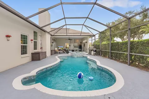 Exterior - 4202 Augusta Ter E, Bradenton, FL 34203 photo 6 of 12