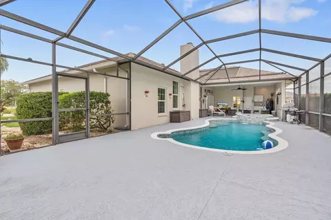 Exterior - 4202 Augusta Ter E, Bradenton, FL 34203 photo 7 of 12