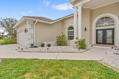 Exterior - 4202 Augusta Ter E, Bradenton, FL 34203 photo 3 of 12