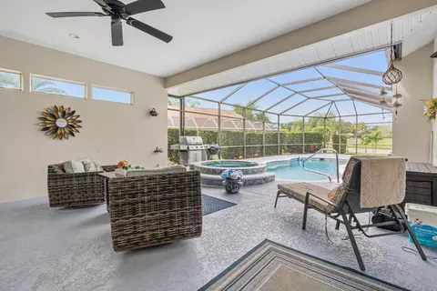Exterior - 4202 Augusta Ter E, Bradenton, FL 34203 photo 4 of 12