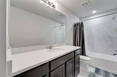 Bath - 6658 Devlin Ln, Wesley Chapel, FL 33545 photo 6 of 6