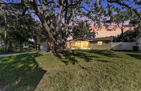 5818 Baker Rd, New Port Richey, FL 34653