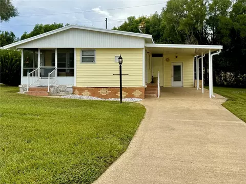 6035 Ridgewood Dr, Zephyrhills, FL 33542
